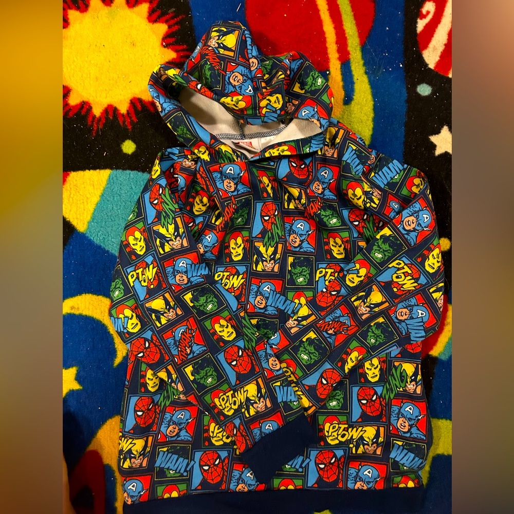 Marvel sweater kids Xl